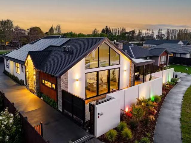 34 Evelyn Crescent, Marshland, NZ 8051 House for Sale