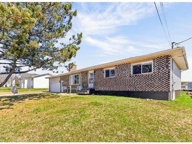 34 Gorveatte St, Dieppe, NB, E1A 2E4 house for sale | Listing ID NB138083 | Royal LePage