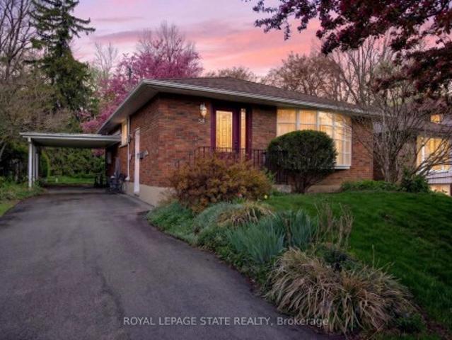 34 Helen Street, Hamilton, ON, L9H 1N3 house for sale | Listing ID X13421 | Royal LePage