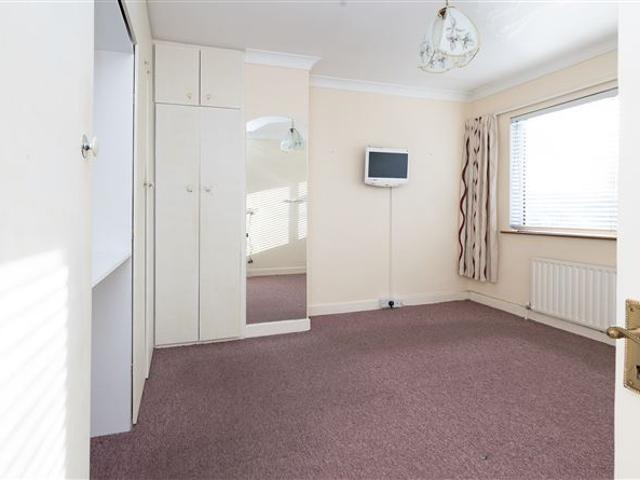 34 Oakwood Grove, Clondalkin, Dublin 22 BROE Auctioneers 4899 MyHome. Ie Residential