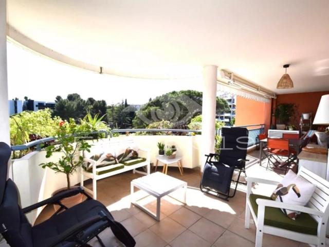 3/4 PIECES 95,40 m² DANS DOMAINE PRIVE ET SECURISE