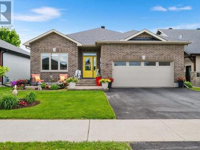 34 Senators Gate Drive, Perth, ON, K7H 0B5 house for sale | Listing ID X12195 | Royal LePage