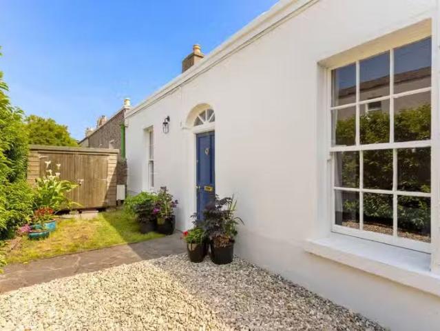 34 Seafort Avenue, Sandymount, Dublin 4, D04K5Y2 is for sale