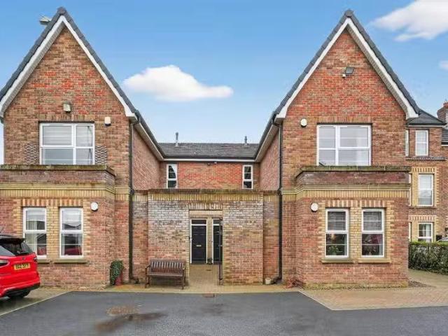 34 Strathearn Lane
