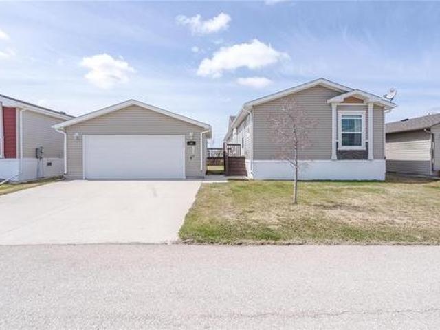 34 Sunset Crescent, Sanford, MB, R0G 2J0 condo for sale | Listing ID 202509 | Royal LePage