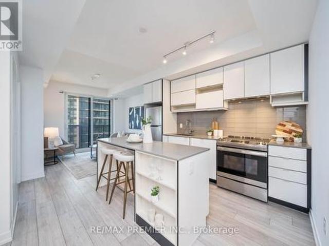 3501 4 Confederation Parkway, Mississauga, ON, L5B 0L4 condo for sale | Listing ID W11905 | Royal LePage