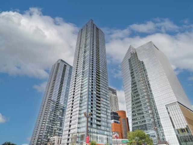 3502 1 Rue St Antoine O. Montréal Ville Marie, QC, H3C 1B4 lease for lease | Listing ID 18490 | Royal LePage