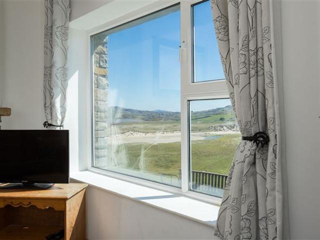 350,000 | Apt 5 Barley Cove Beach Apartments, Barley Cove, West Cork Hodnett Forde Property Services 5001 MyHome. Ie Residential