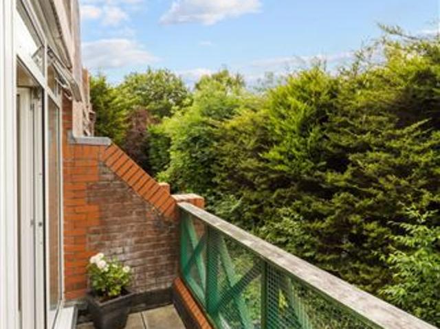 350,000 | 17 Dundrum Castle House, Dundrum, Dublin 16 Sherry FitzGerald Dundrum 5010 MyHome. Ie Residential
