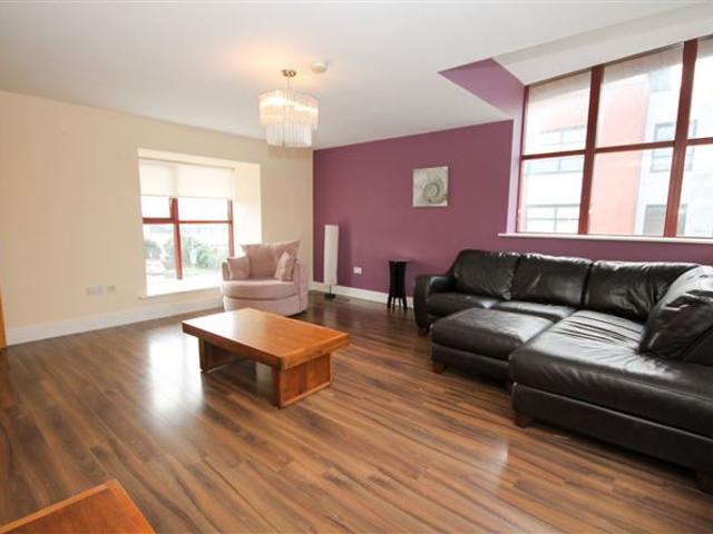 350,000 | 18 Castlegate Terrace, Adamstown, Lucan, Co. Dublin DNG Lucan 4984 MyHome. Ie Residential