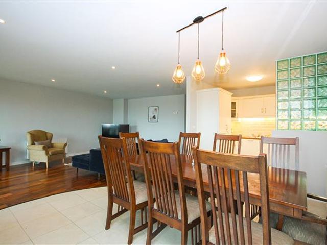 350,000 | 20 The Crescent Building, Park West, Dublin 12 DNG Tallaght 4899 MyHome. Ie Residential