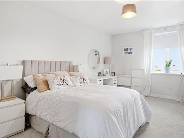 350,000 | 22 Finnstown Hall, Lucan, Co. Dublin DNG Lucan 4986 MyHome. Ie Residential