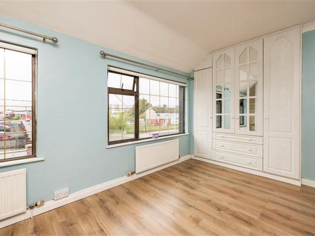 350,000 | 35 WELLMOUNT CRESCENT, Finglas, Dublin 11 Kelly Bradshaw 4999 MyHome. Ie Residential