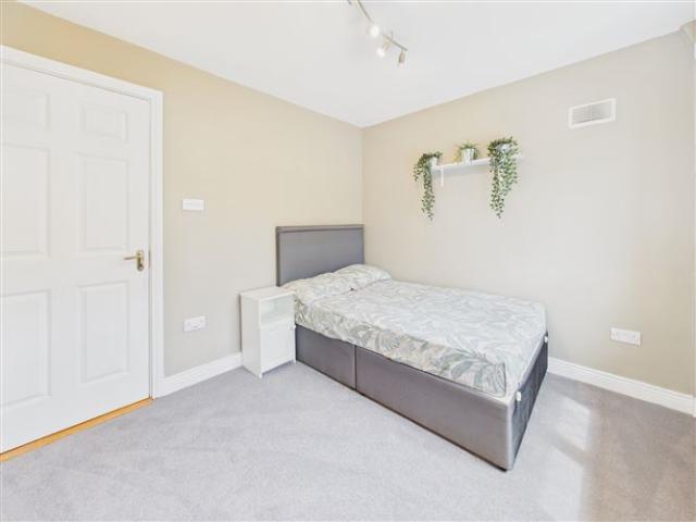 350,000 | 4 Creagh Lodge, Church Street, Ballinasloe, Co. Galway Sheehy Meares Real Estate 5007 MyHome. Ie Residential