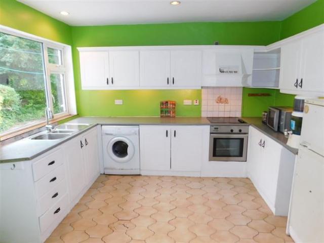 350,000 | 8 Greenhills Court, South Douglas Road, Cork. Douglas, Cork Timothy Sullivan & Associates M. I.A.V.I 4930 MyHome. Ie Residential