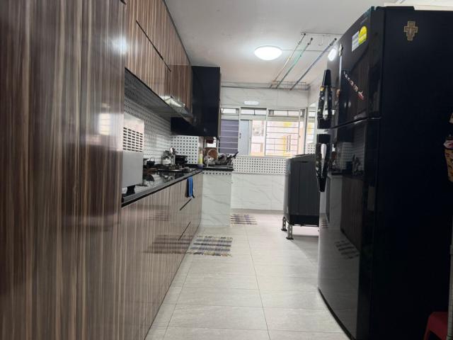 350 Bukit Batok Street 34 HDB Apartment For Sale, $500,000, 3 Bed 2 Bath 904 sqft $553.00 psf
