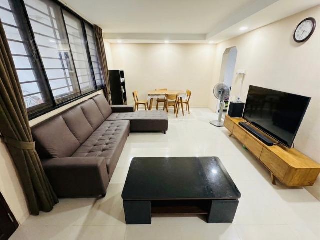 350 Bukit Batok Street 34 HDB Apartment For Sale, $548,000, 3 Bed 2 Bath 904 sqft $606.00 psf