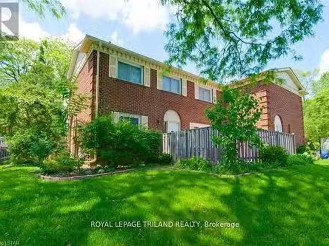 350 Homestead Court, London, ON, N6G 2E9 townhouse for sale.