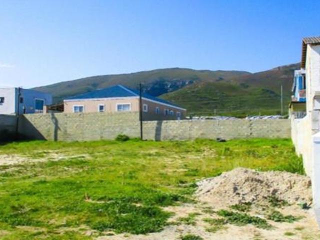 350 m² Land available in Hawston