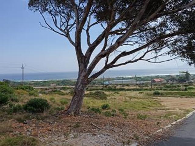 350 m² Land available in Hawston