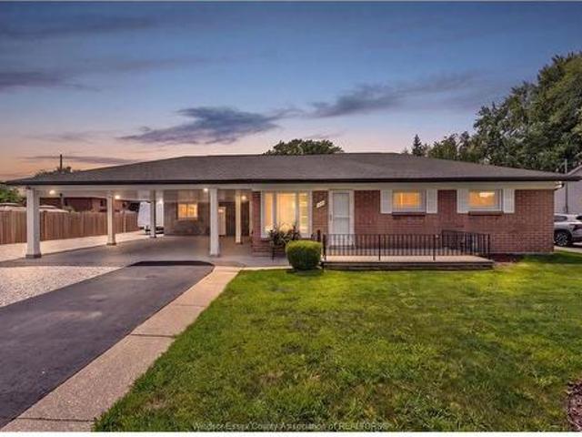 350 Maple Avenue, Lasalle, ON, N9J 1P2 house for sale | Listing ID 26017 | Royal LePage