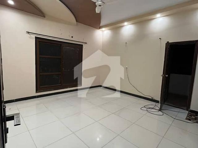 350 Square Yard Second Floor With Roof West Open Well Maintain 5 Years Old House