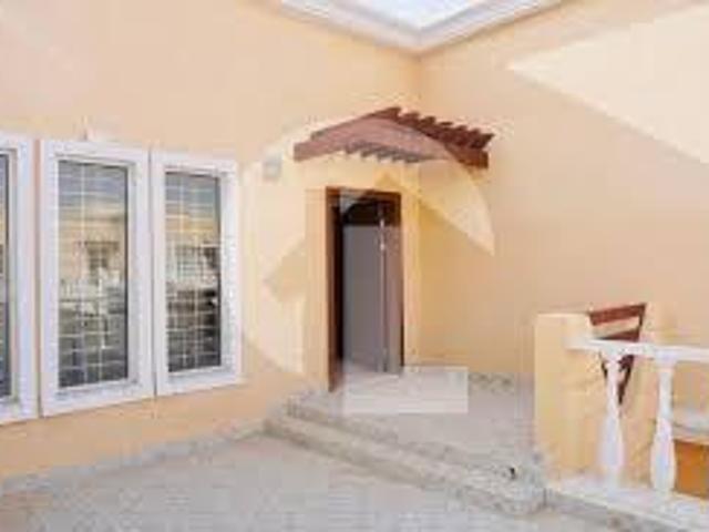 350 Sq. Yd 4 Bed Corner Villa for rent