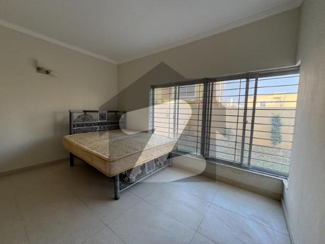 350 Sq Yd Sports Villa for Rent Bahria Town Karachi. 4 Bed Luxury Layout | Spacious Living, Drawing, Dining & Modern Kitchen. Prime Community Living. Bahria Sports City