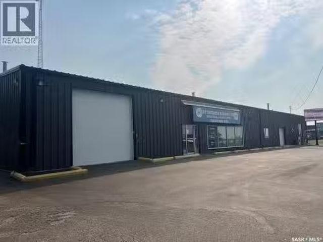 350 Railway Avenue E, North Battleford, SK, S9A 2R6 commerci.