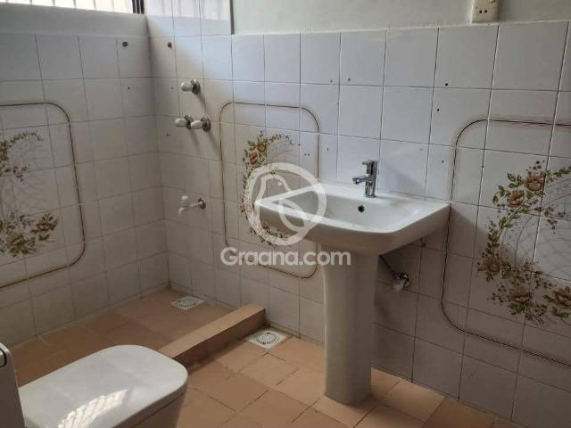 350 Yd² House for Rent