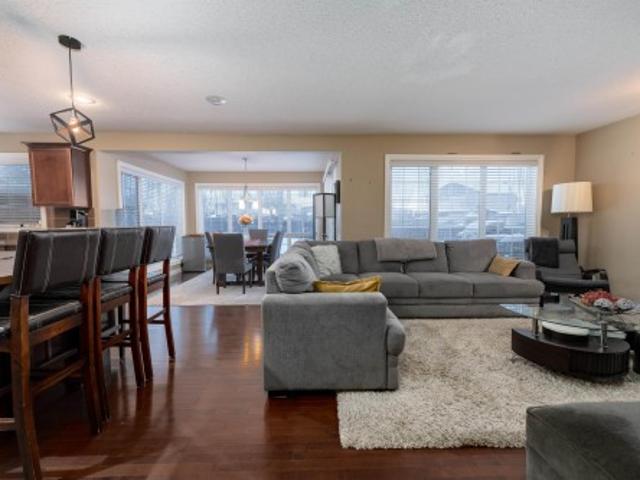 3514 Goodridge Bay, Edmonton, AB, T5T 4C6 house for sale | Listing ID E4493 | Royal LePage