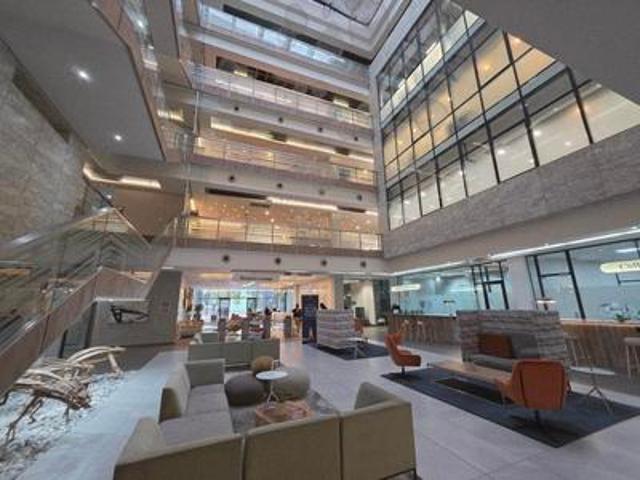351m2 office to let in menlyn maine.