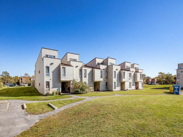 3528 3532, 3550 & 3590 Downpatrick Road 1 Bedroom Apartment for Rent at 3528 3532, 3550 & 3590 Downpatrick Road, Ottawa, ON K1V 8T4