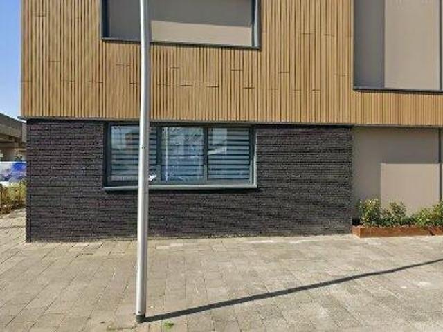 353 m2 office space for rent in Nissewaard