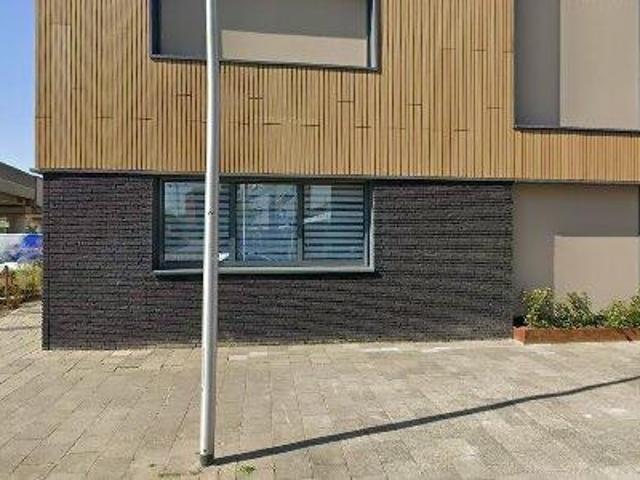 353 m2 office space for rent in Nissewaard