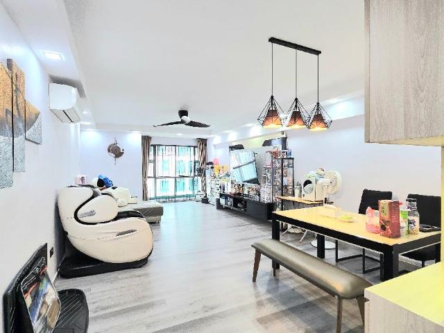353A Admiralty Drive HDB Apartment For Sale, $710,000, 3 Bed 2 Bath 1,184 sqft $600.00 psf