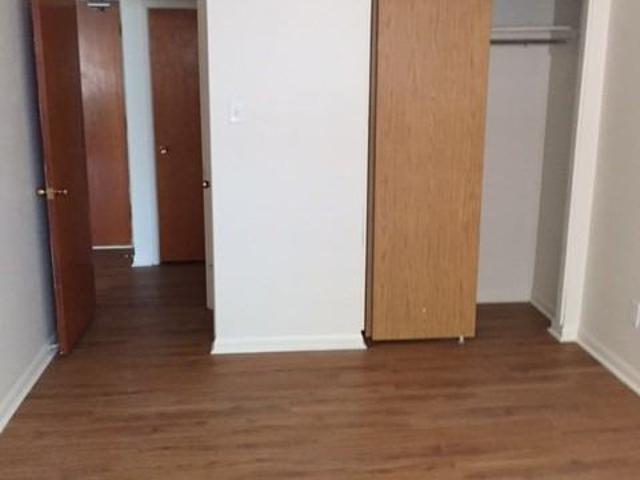 35/41 Balmoral Studio Apartment for Rent at 35/41 Balmoral St, Winnipeg, MB R3C None Colony