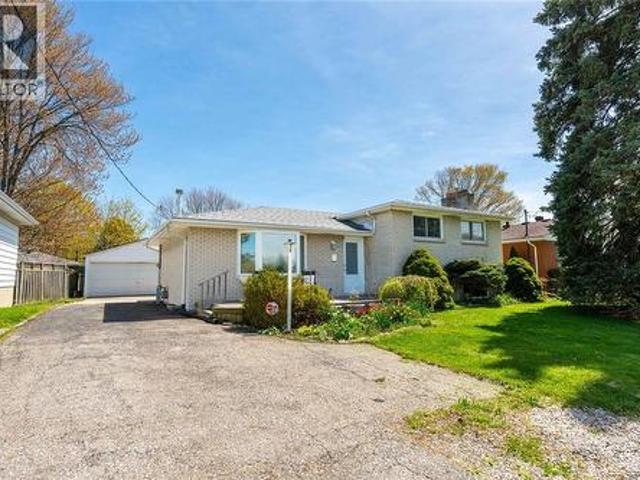354 Bentinck Street, St Clair, ON, N0N 1G0 house for sale | Listing ID 26009 | Royal LePage