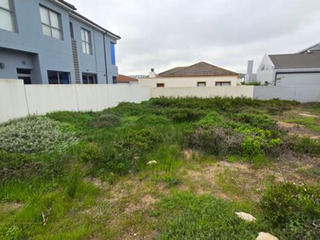 354 m² Land available in Calypso Beach