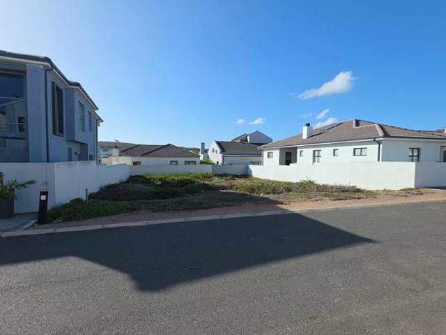 354 m² Land available in Calypso Beach