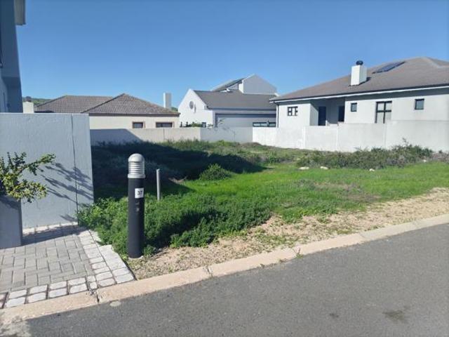 354 m² Land available in Calypso Beach