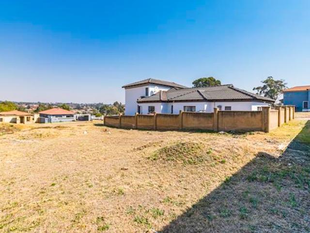 354 m² Land available in Krugersdorp Central