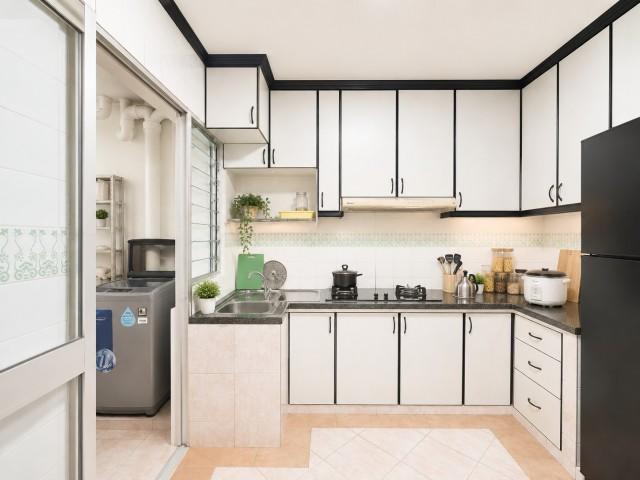 354 Woodlands Avenue 1 HDB Apartment For Sale, $688,000, 4 Bed 2 Bath 1,313 sqft $524.00 psf