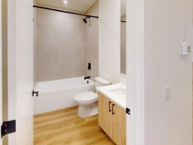 3555R 21 Avenue Southwest 1 Bedroom Apartment for Rent at 3555R 21 Ave Sw, Calgary, AB T3E 1T6 Killarney