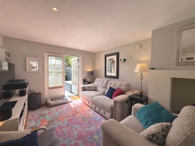 355,000 | 48 Harbour Cottages, Carlingford, County Louth Michael Lavelle Estate Agents 5011 MyHome. Ie Residential