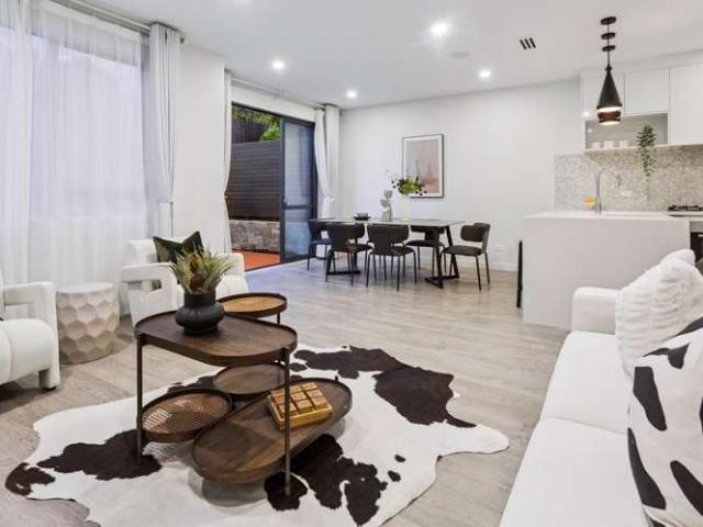 355 Beach Road, Campbells Bay, North Shore City
