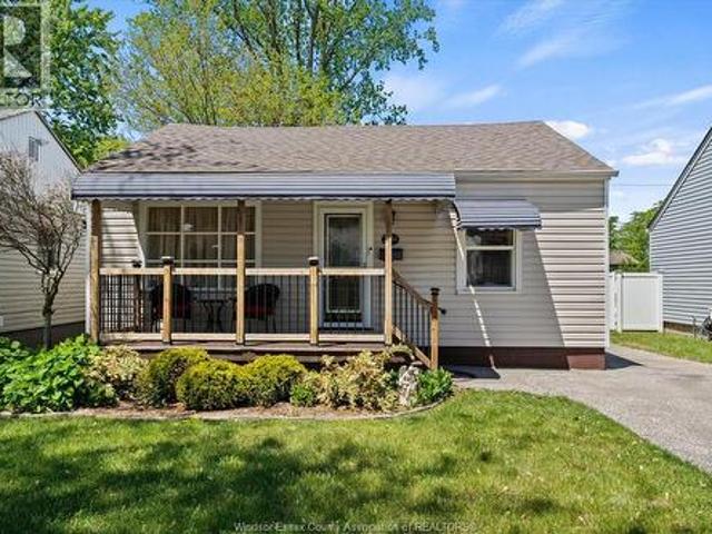 3560 Barrymore, Windsor, ON, N9C 1V3 house for sale | Listing ID 26014 | Royal LePage