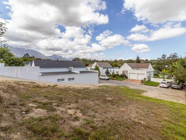 356 m² Land available in Wellington Central