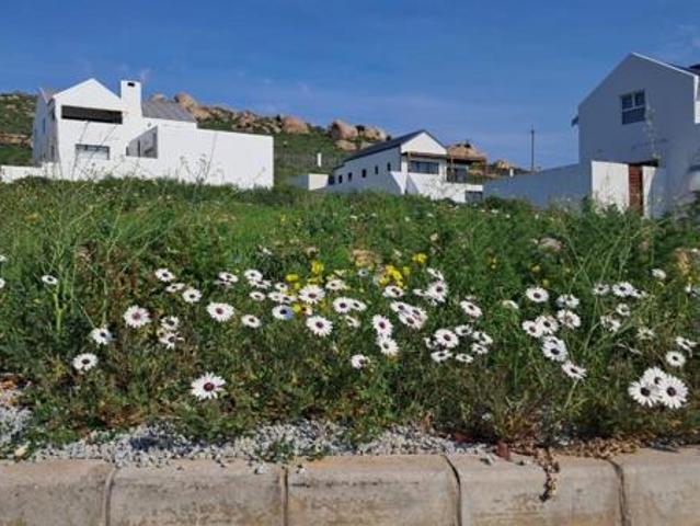 356 m² Land available in St Helena Views