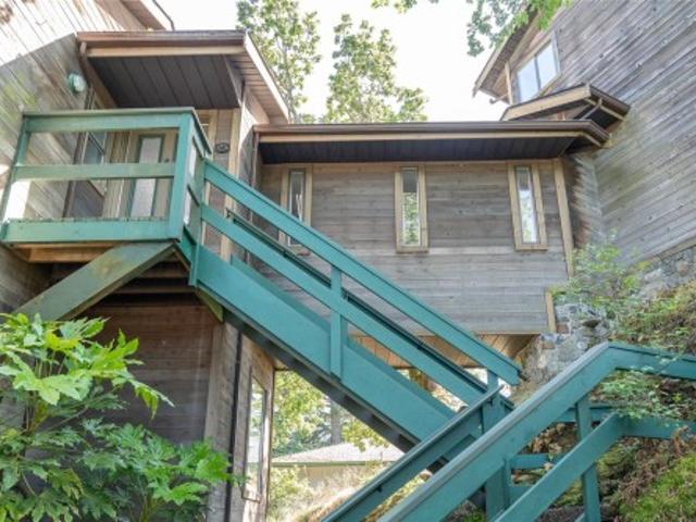 3574 Mcinnis Rise, Saanich, BC, V8P 5M7 house for sale | Listing ID 1047 | Royal LePage